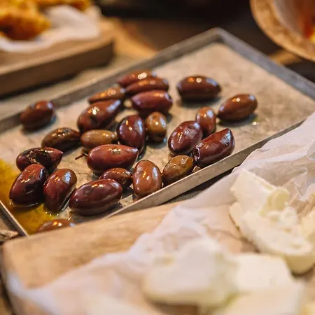 Konukevi Amymone Anabolu